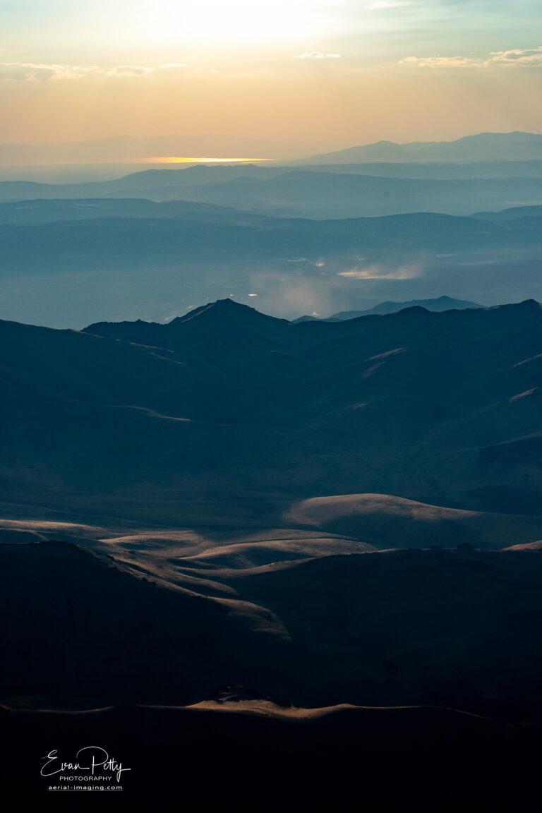 Mountain ranges near Pyramid Lake